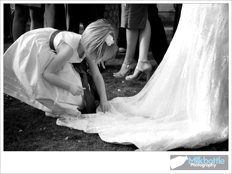 confetti-in-the-wedding-dre