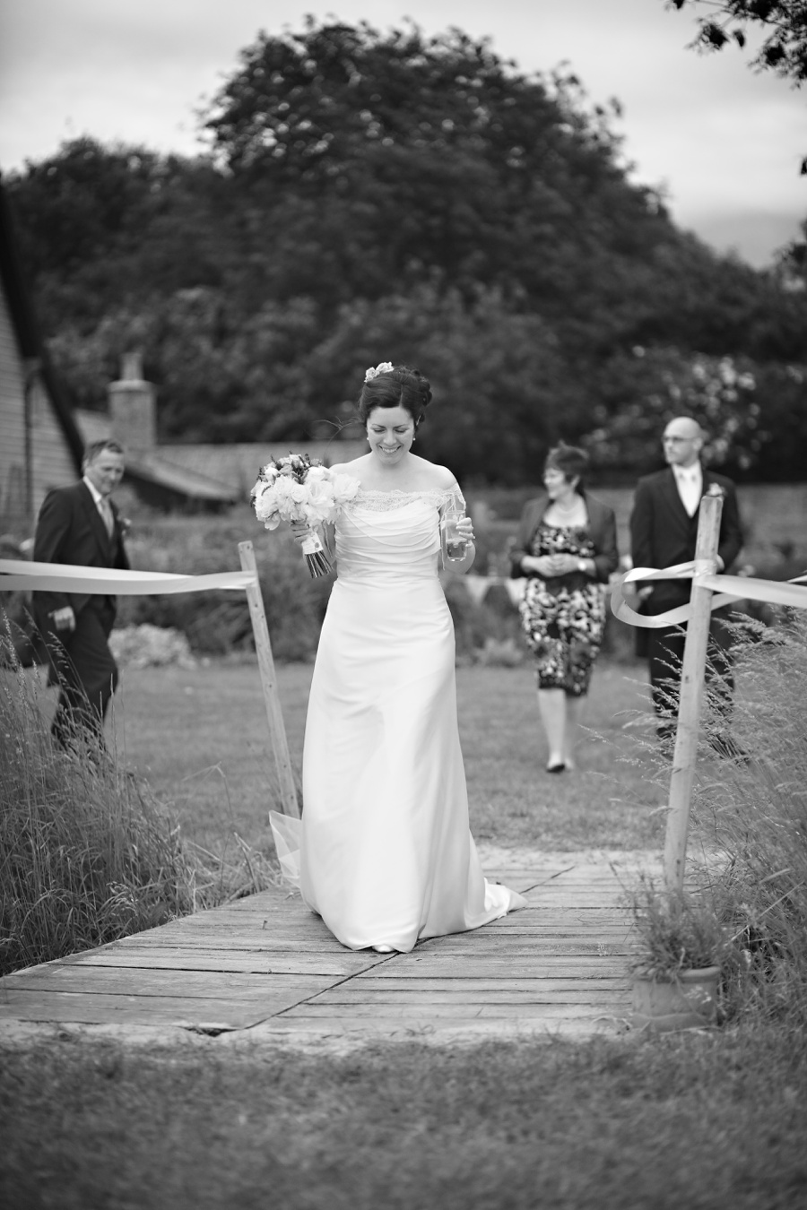 rustic farm wedding photos suffolk (25)
